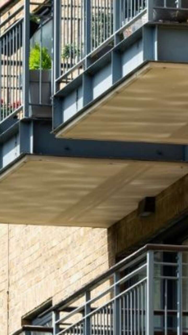 Apartment building